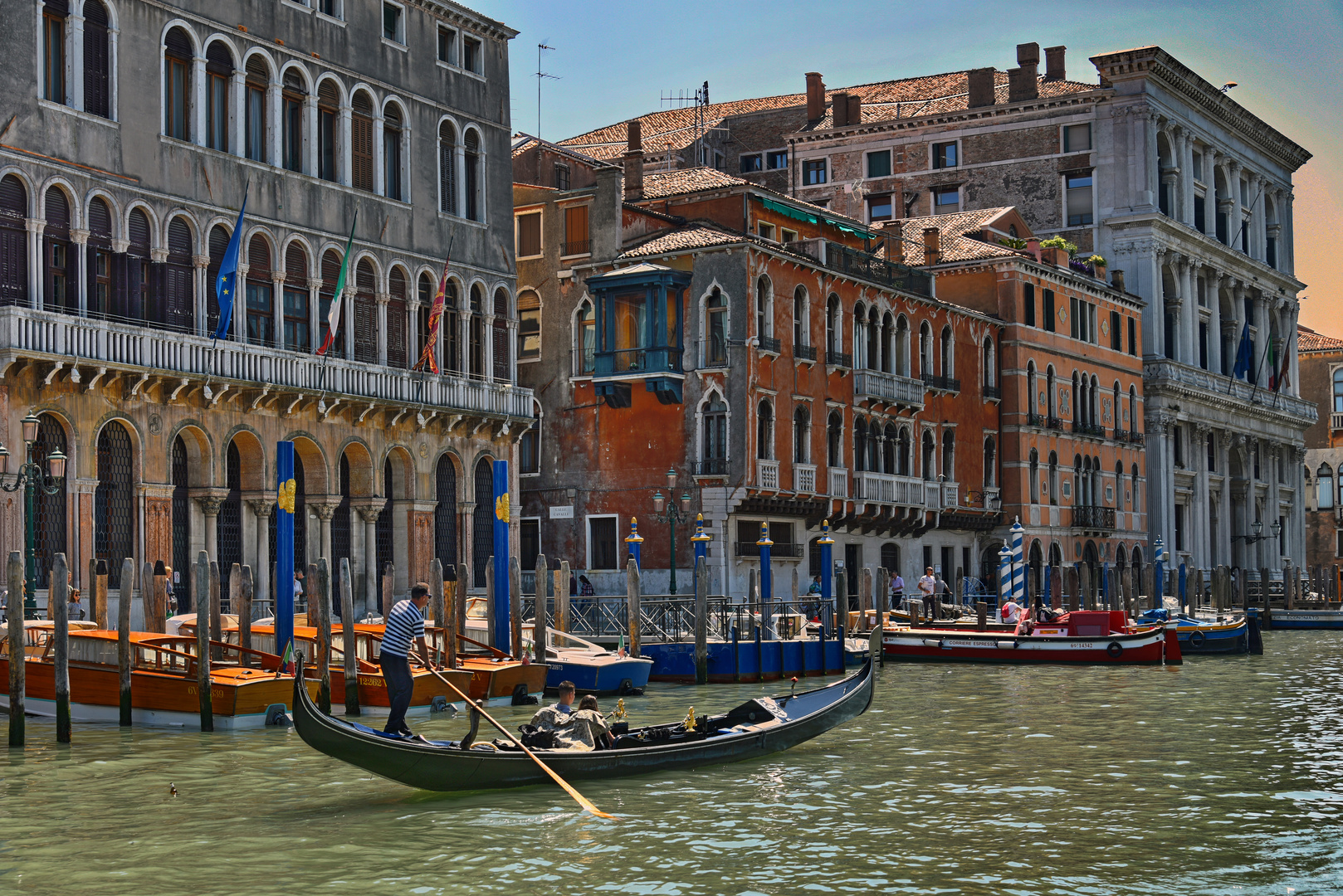 VENEDIG   - Romantische Gondelfahrt -