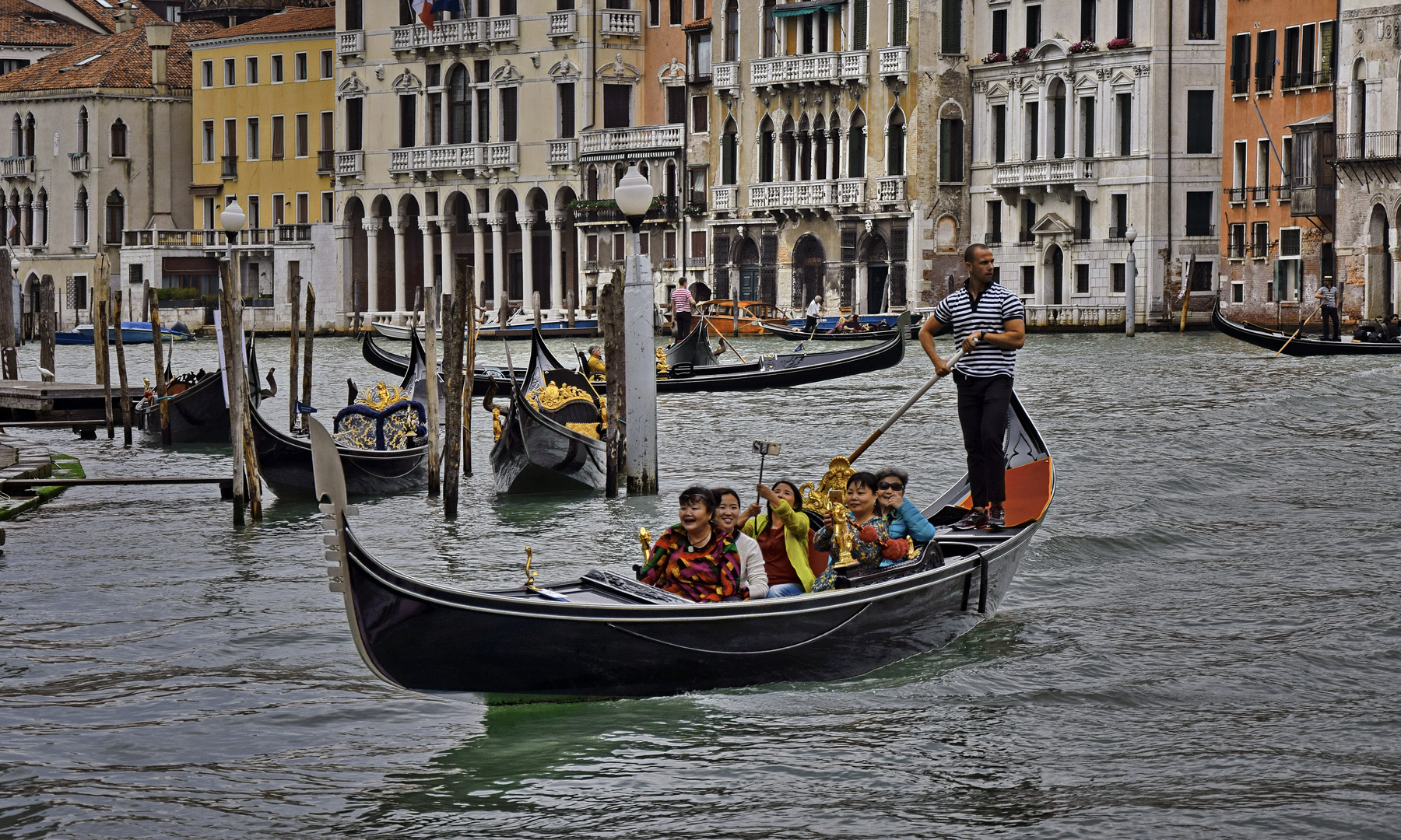 Venedig, Selfys und der Gondoliere 