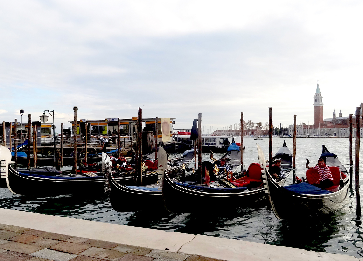 Venedig und Gondoliere