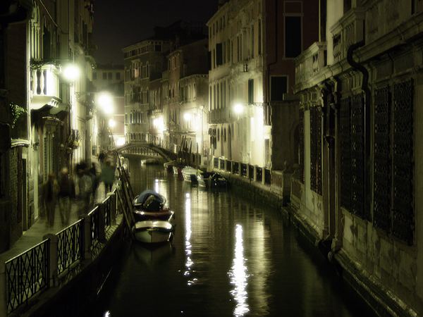 Venedig verspielt und bei Nacht