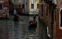 VENEDIG   - Wo Schatten ist ist auch Licht -