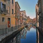 VENEDIG   - Wunderschöne Seitenkanäle -