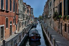 VENEDIG  - wunderschöne Seitenkanäle -