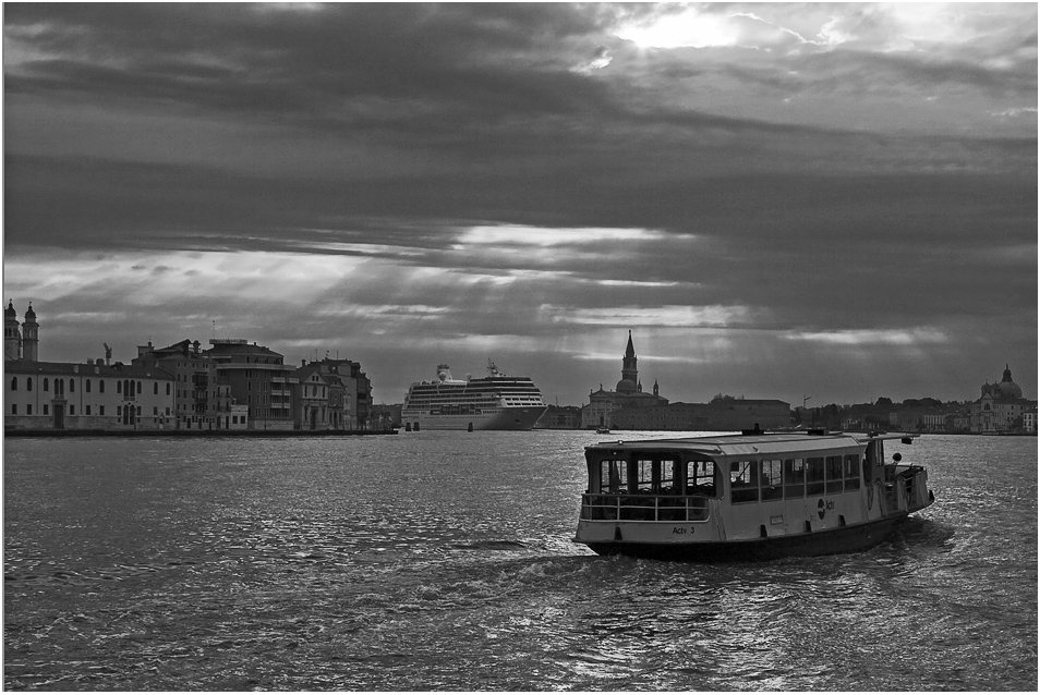 Venedig XXI - Mach' lieber Licht an