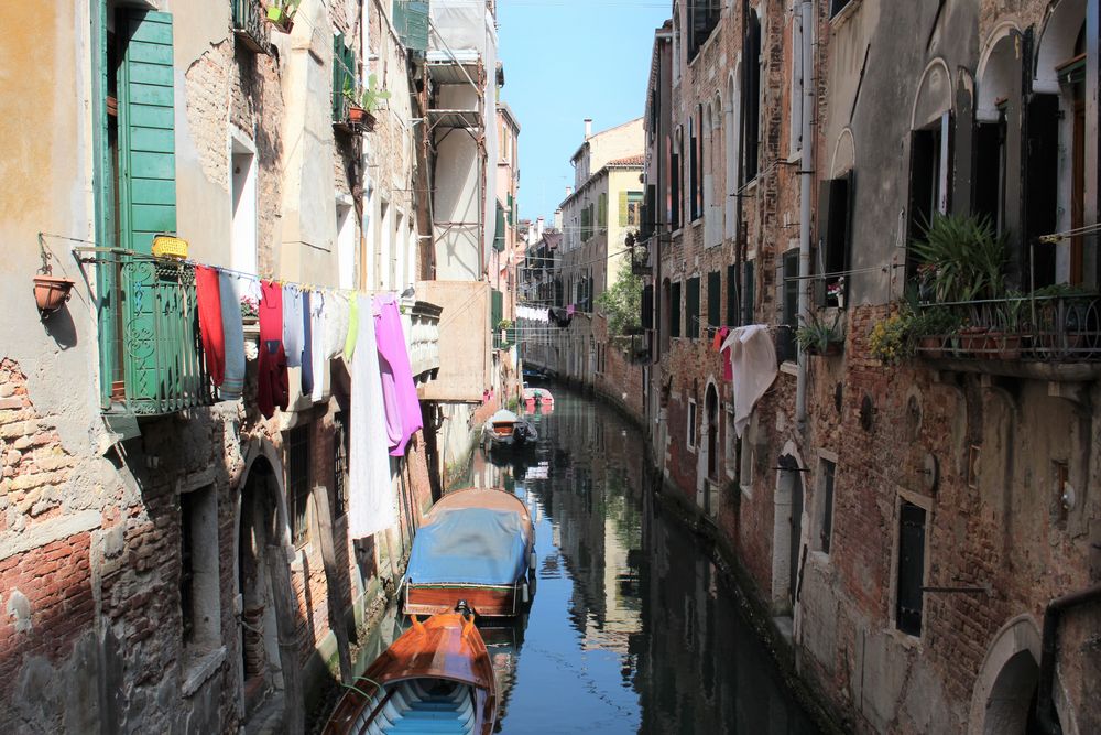 Venetianische Wäschefahnen, eine Serie