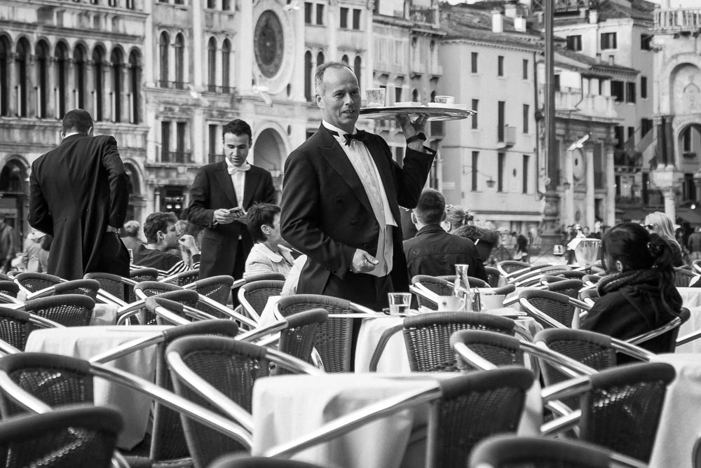 VENEZIA  arbeiten auf dem markus platz