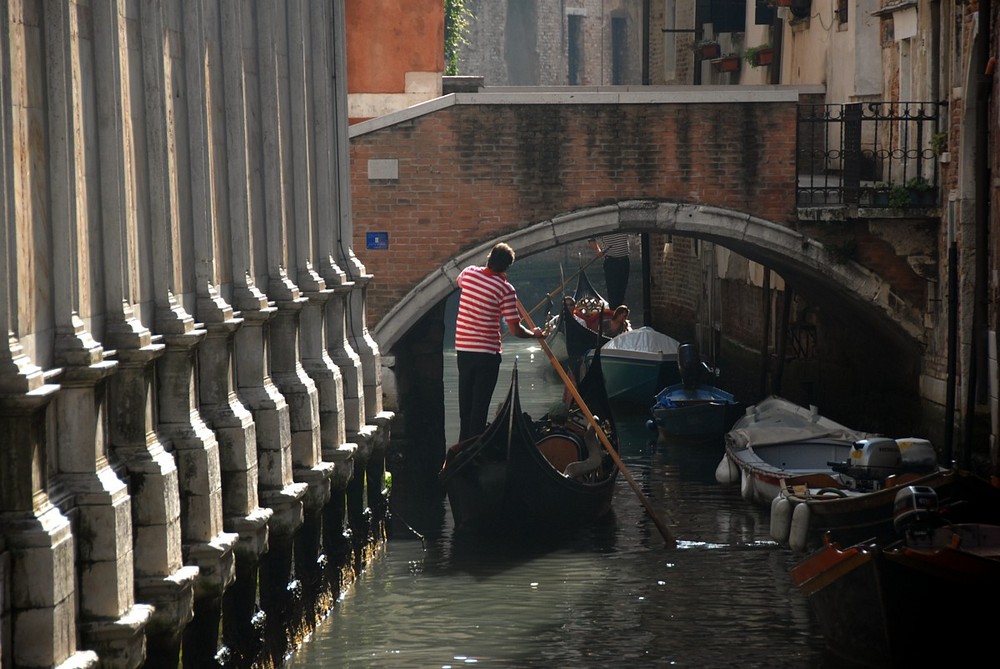 Venezia , canale