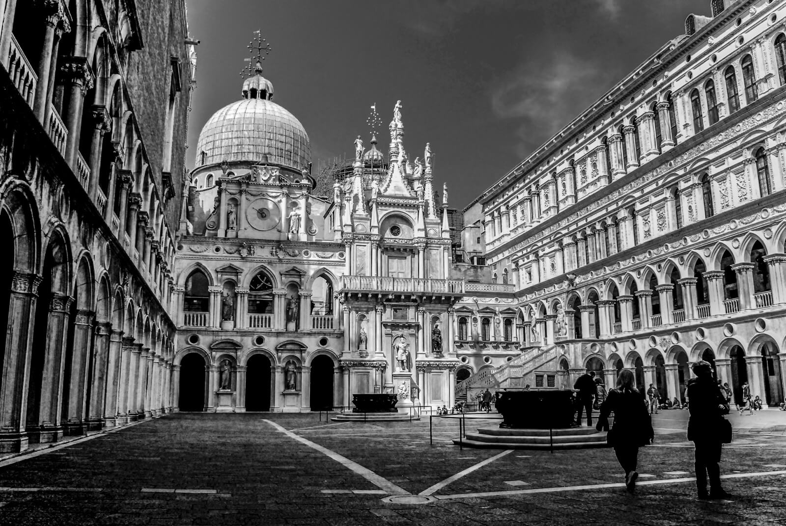 VENEZIA INTERNO DEL PALAZZO DUCALE 