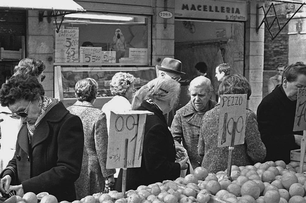 Venezia : Mercato di Rialto anni 70