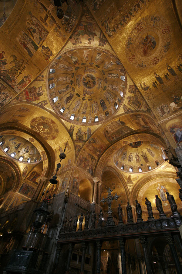 Venezia, San Marco: il cielo dorato