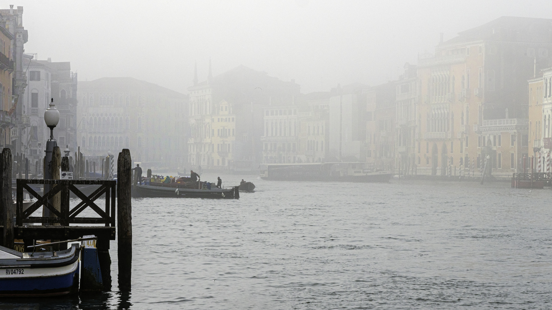 Venezia. San Polo nella nebbia mattutina.