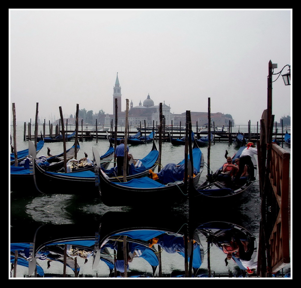 Venezia si specchia