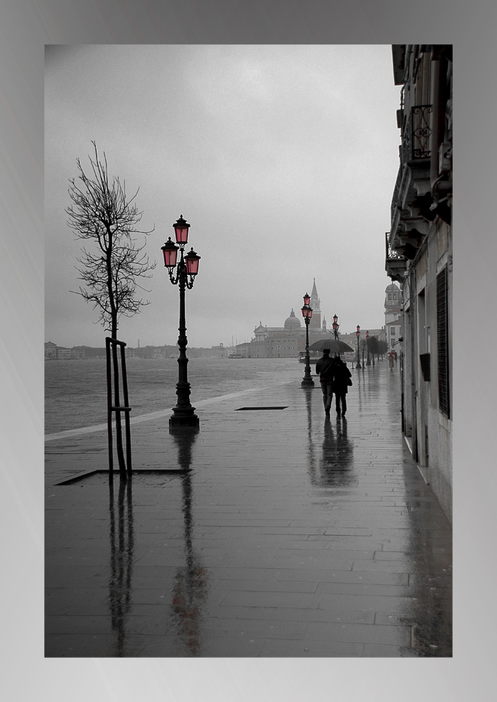 Venezia - walking in the rain...