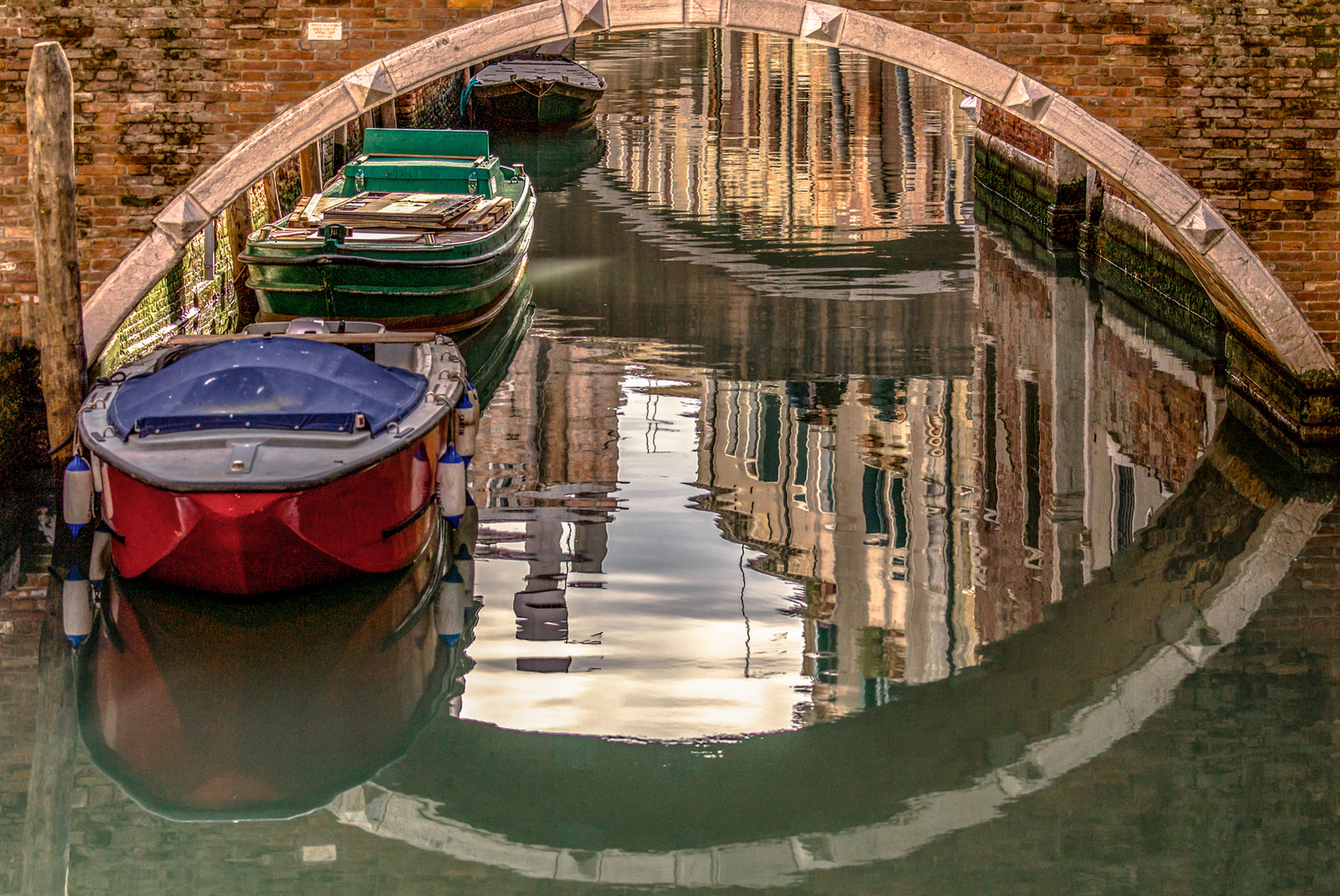 Venezianische Spiegelungen