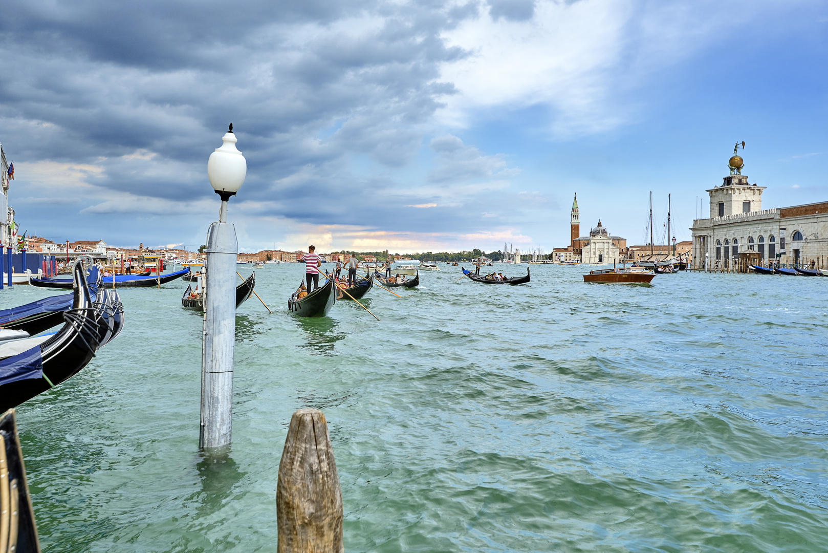 Venezianische Träume: Eine Reise durch die Kanäle und Gassen von Venedig