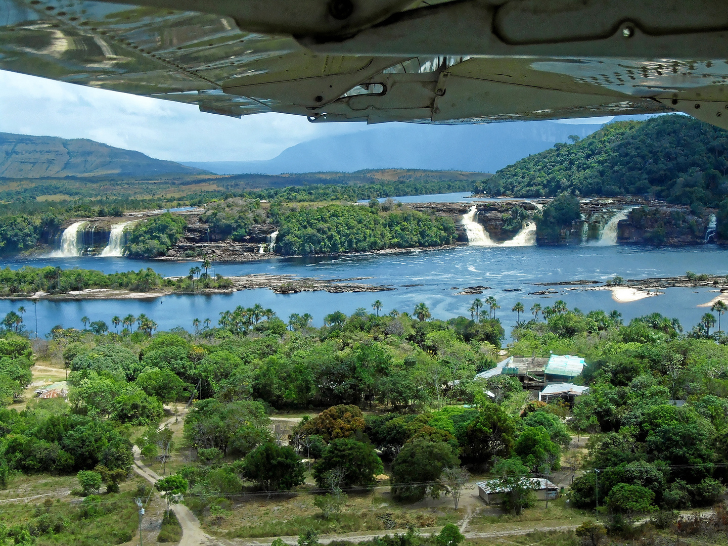 Venezuela 2007, Anflug auf Canaima