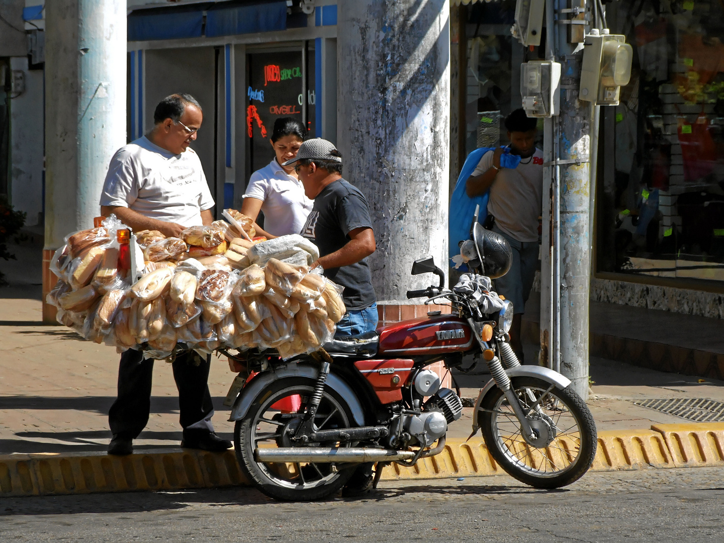 Venezuela 2007, Straßenszene in Juangriego auf Isla de Magarita