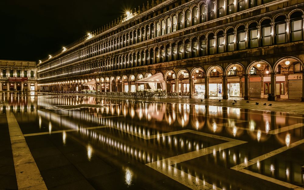 *Venice by night*