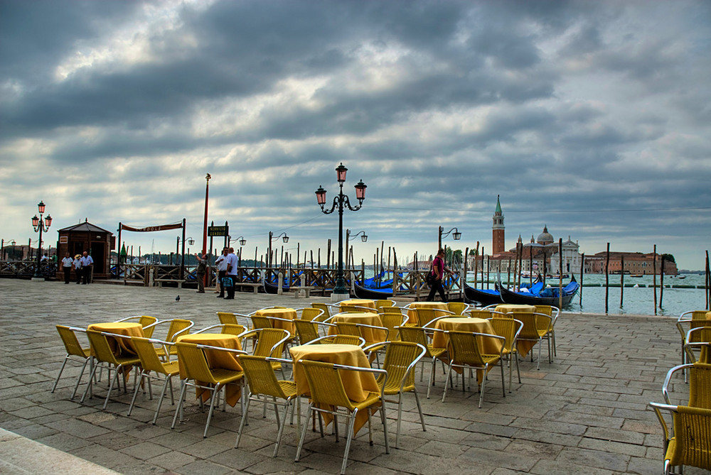 Venice empty Bar