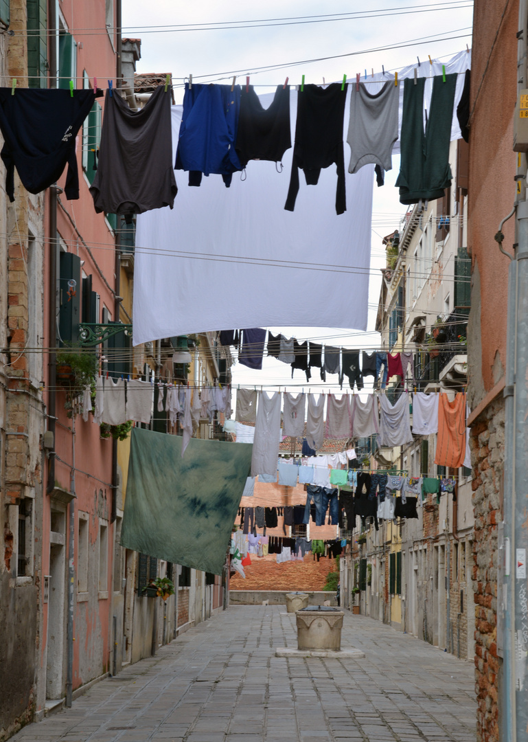 Venice, Washing day