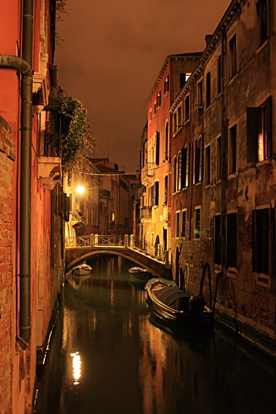 Venise by night