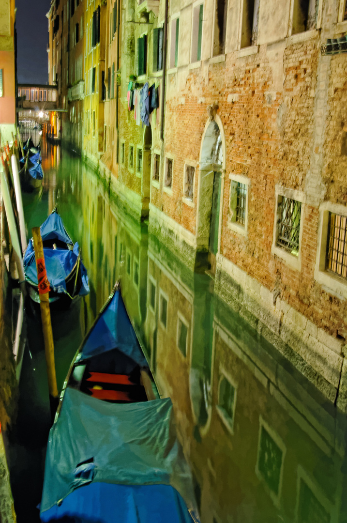 Venise gondoles de nuit