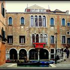 Venise intime et un peu de rouge 