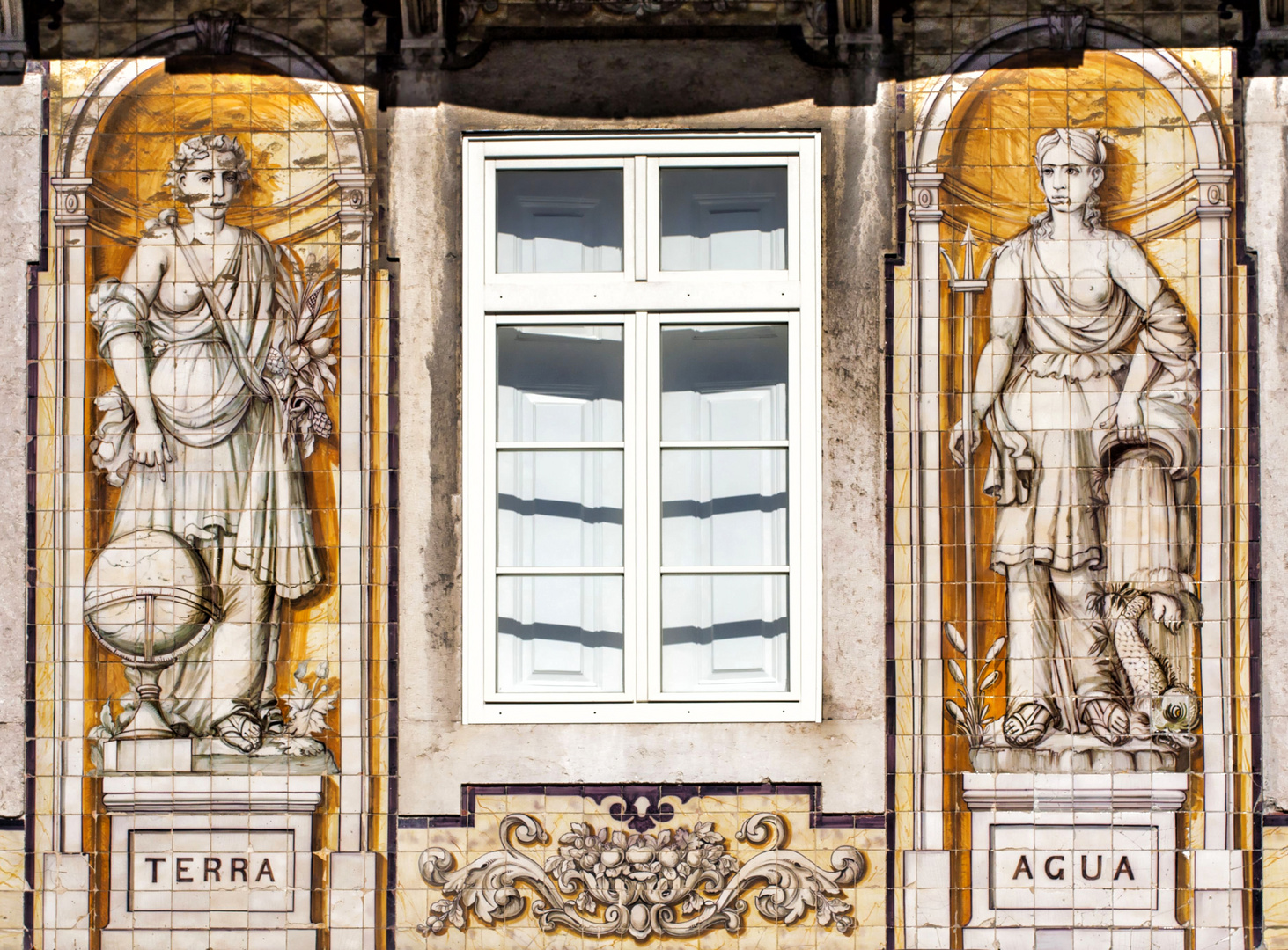 ventana entre tierra y agua