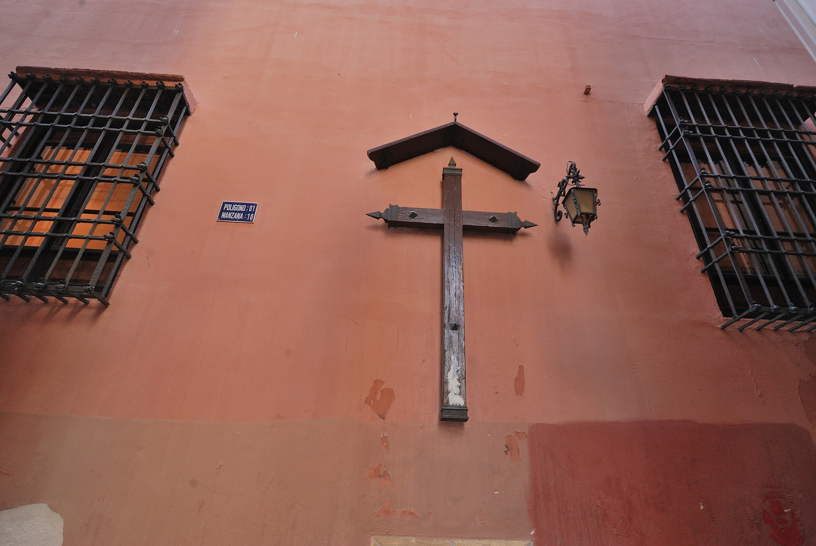 Ventana y cruz