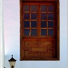 Ventana y lámpara