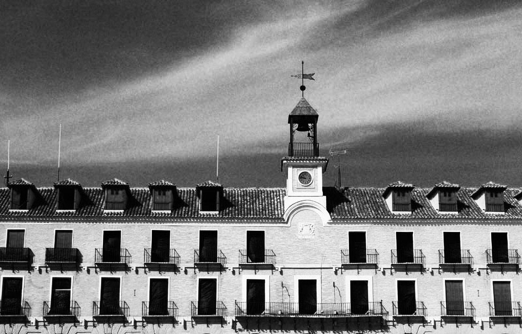 Ventanas y balcones.