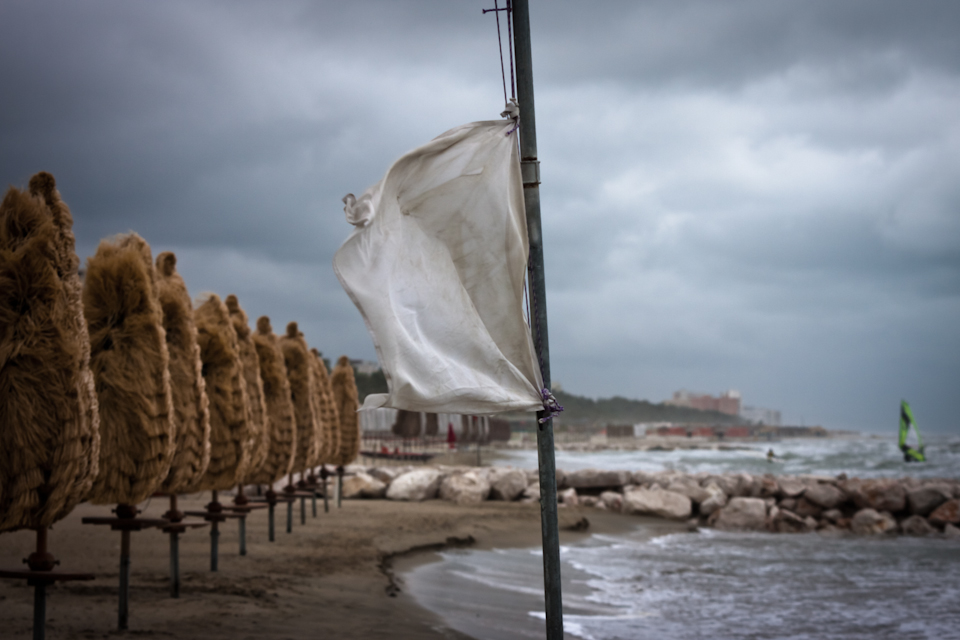 - Vento in riva al mare -