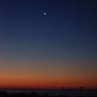 Venus und die abnehmende Mondsichel vor der Morgendämmerung am 01.03.2011 bei Belek
