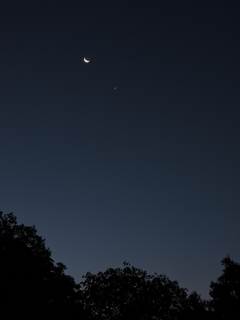 Venus und Mond