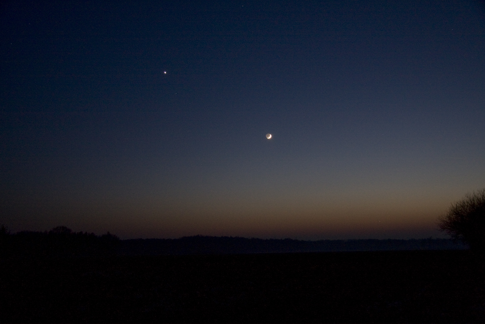 Venus und Mond