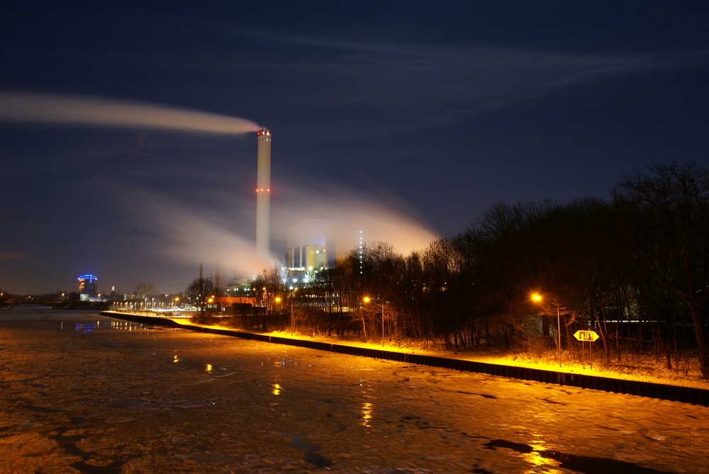 Verbrennung bei Nacht