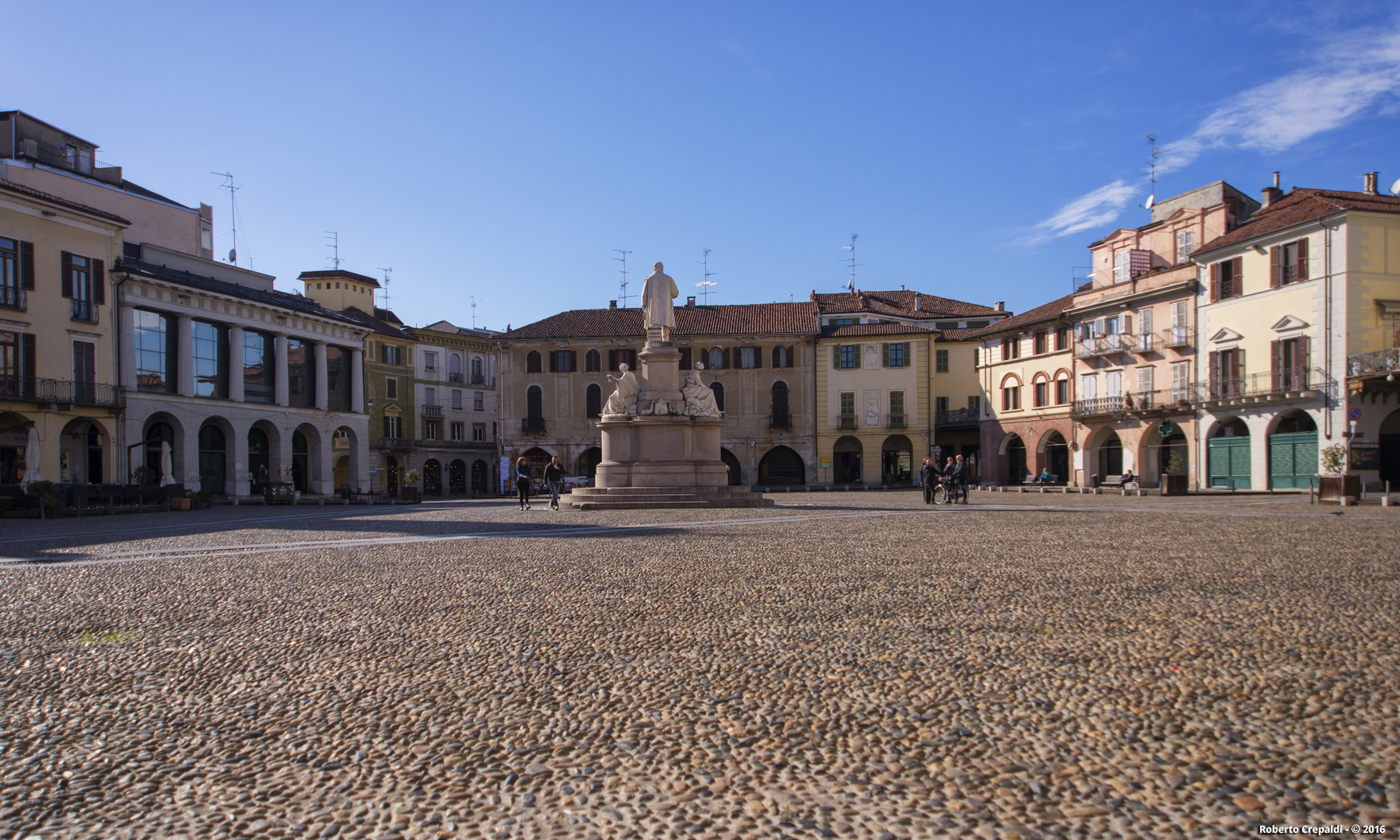 Vercelli, Piazza Cavour