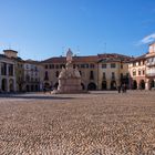 Vercelli, Piazza Cavour