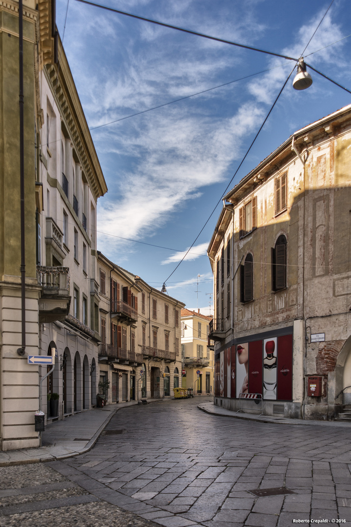 Vercelli, Via Galileo Ferraris