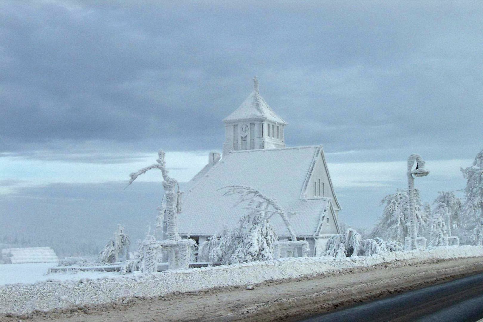 vereiste Kirche in Zinnwald - Erzgebirge