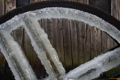 Vereiste Wassermühle Benninghoff in Gahlen bei - 6 Grad