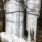 Vereister 15m hoher Wasserfall