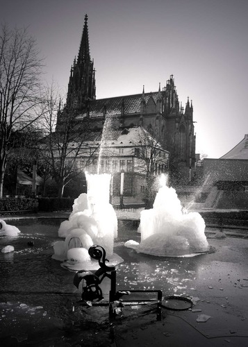 vereister Tinquely Brunnen - Basel