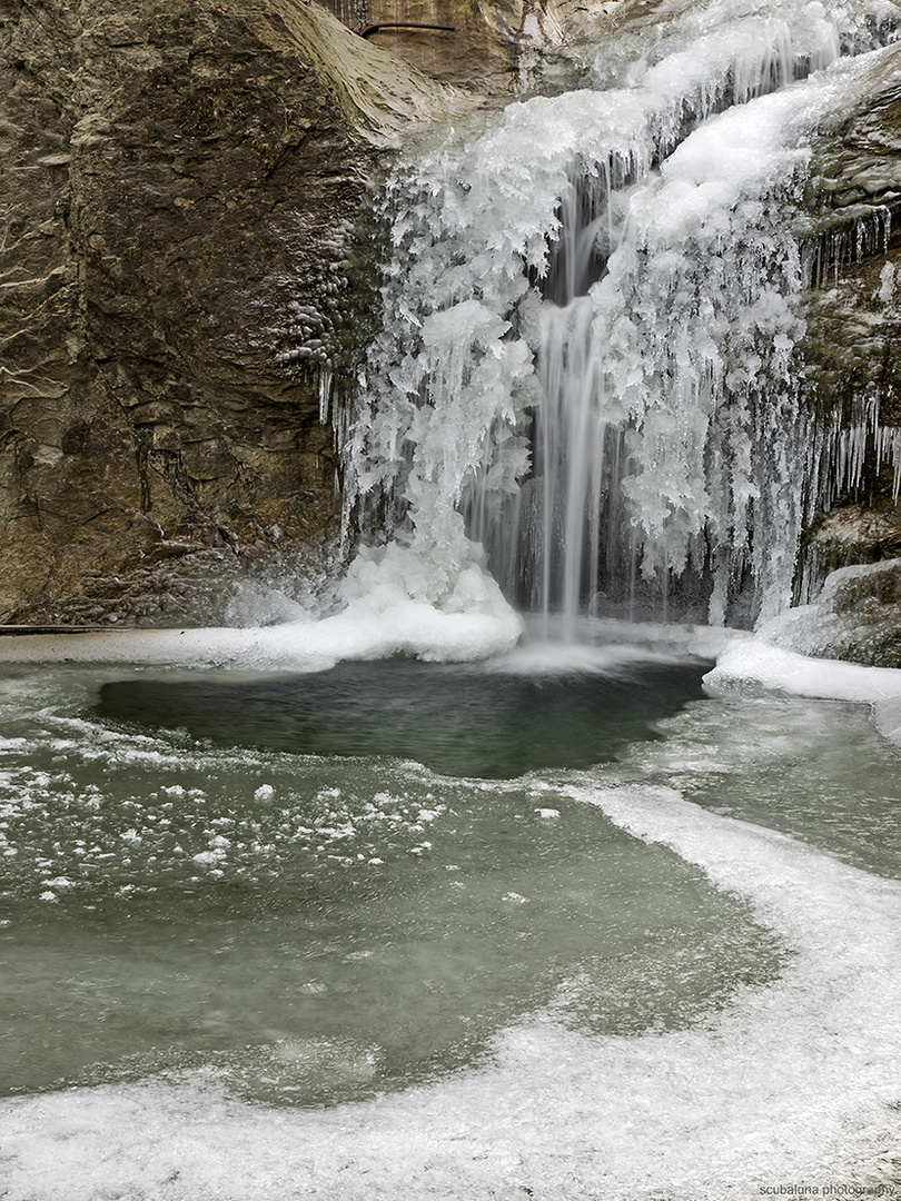 Vereister Wasserfall 