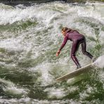 Verena in der Eisbachwelle