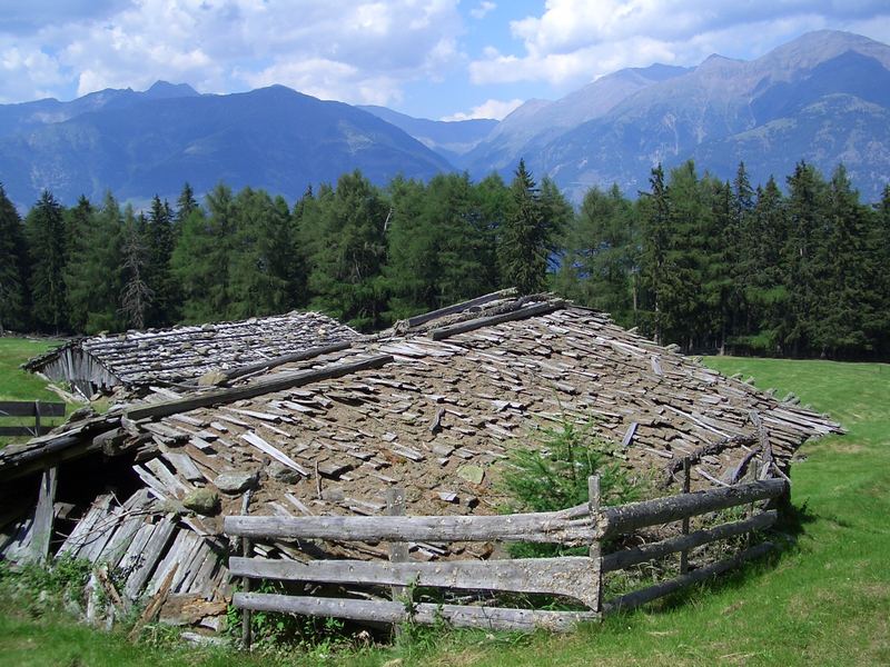 Verfallene Alm bei Schlanders