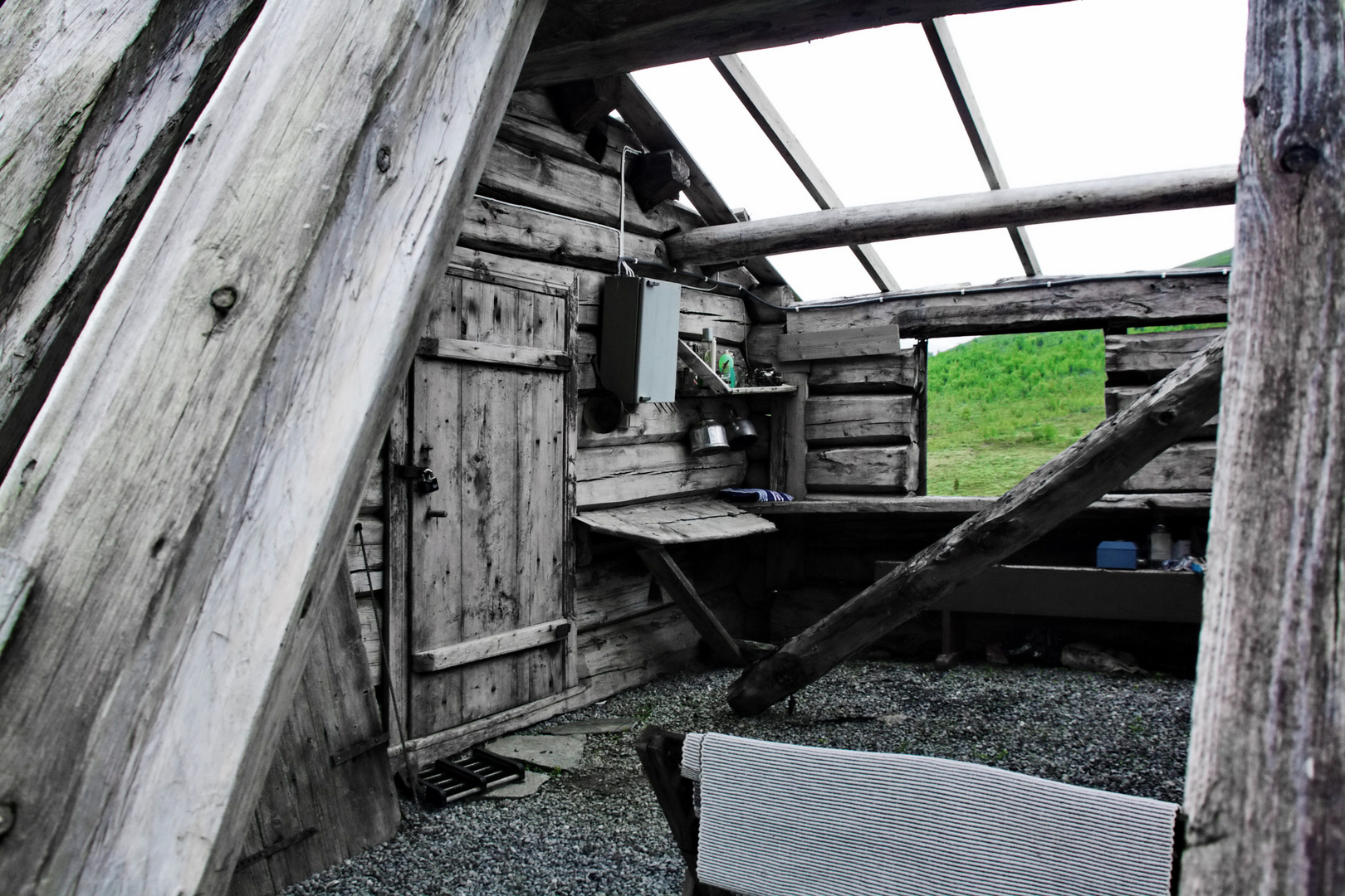 Verfallene Hütte eines Rentierzüchters