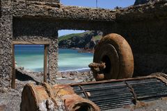 Verfallene Wissenschaftsstation auf White Island, Neuseeland