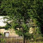 Verfallenes Jura-Bauernhaus in Essing.