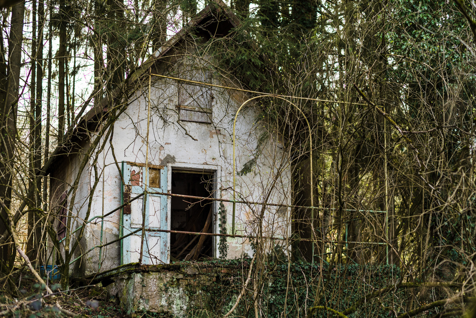 Vergessenes Gartenhäuschen